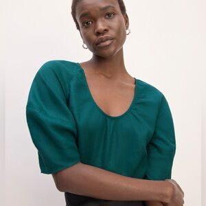 Everlane (XS) “ Teal The Scoop Top” in Linen with Accent Sleeves Relaxed Fit